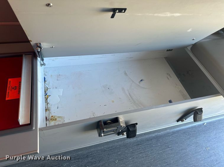 image for item EH6555 2005 Chevrolet Silverado 3500 ambulance