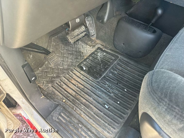 image for item EH6555 2005 Chevrolet Silverado 3500 ambulance