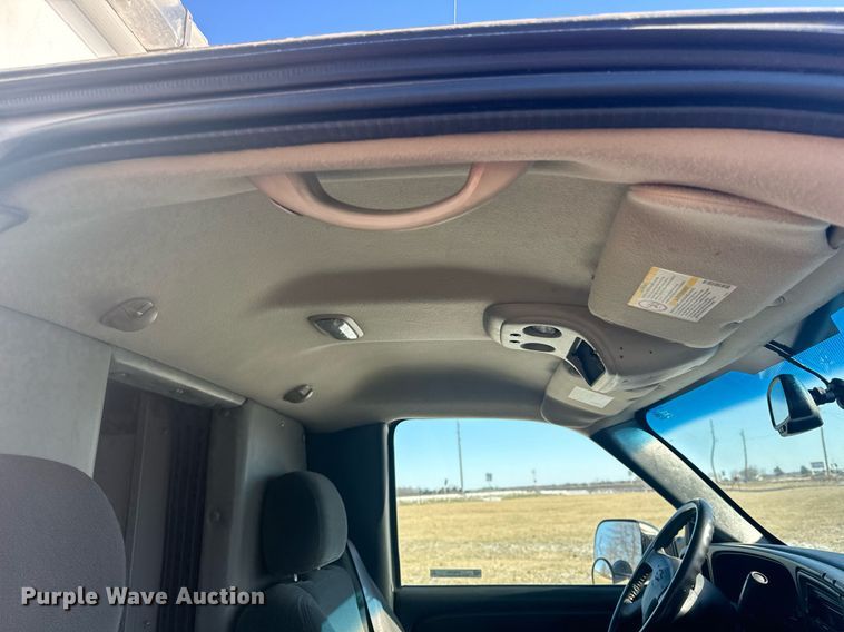 image for item EH6555 2005 Chevrolet Silverado 3500 ambulance