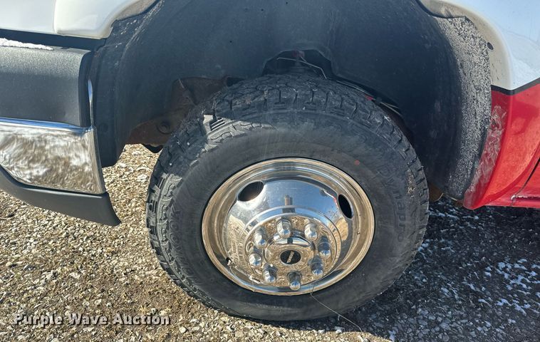 image for item EH6555 2005 Chevrolet Silverado 3500 ambulance