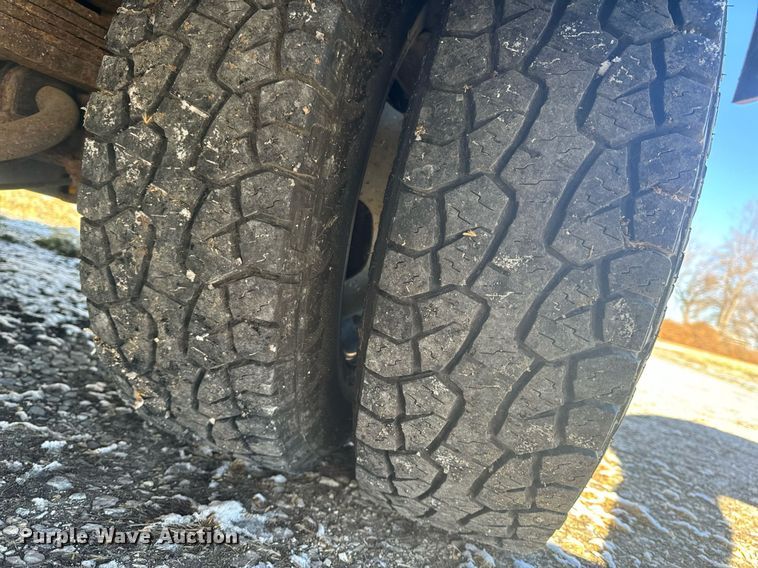 image for item EH6555 2005 Chevrolet Silverado 3500 ambulance