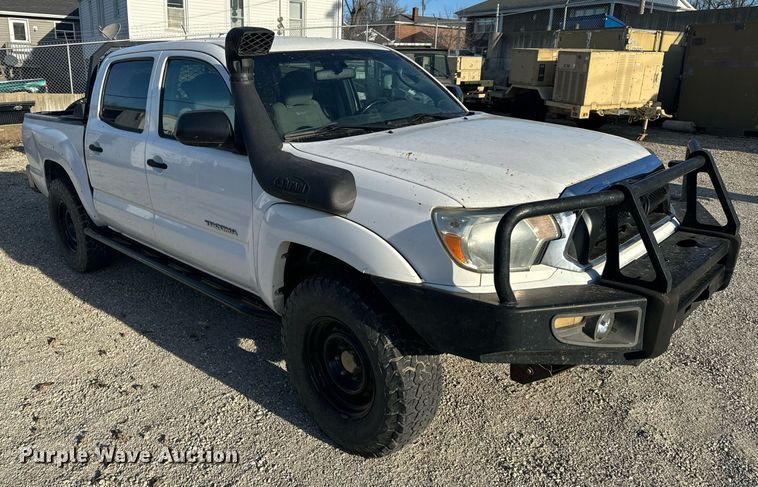 image for item EH6556 2013 Toyota Tacoma Double Cab pickup truck