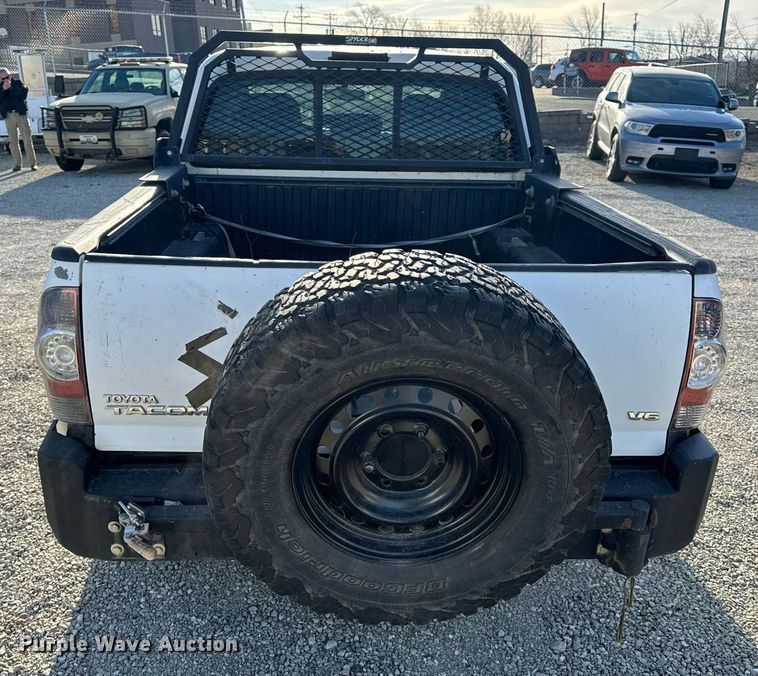 image for item EH6556 2013 Toyota Tacoma Double Cab pickup truck