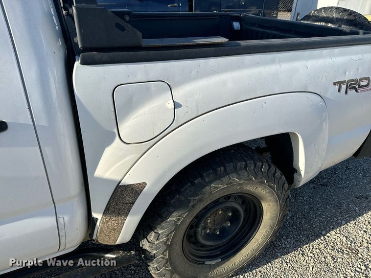 image for item EH6556 2013 Toyota Tacoma Double Cab pickup truck