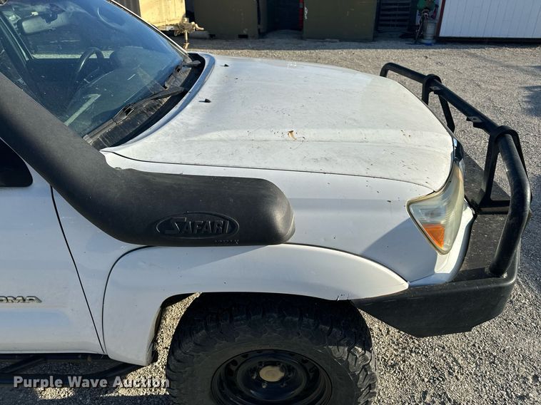 image for item EH6556 2013 Toyota Tacoma Double Cab pickup truck