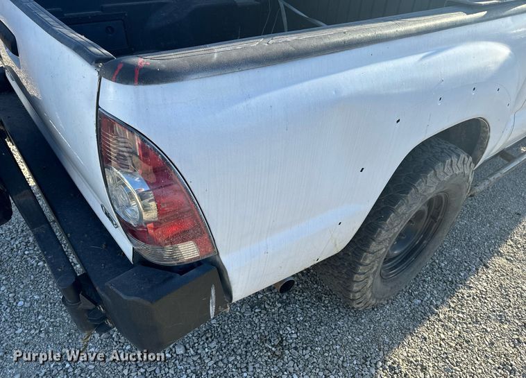 image for item EH6556 2013 Toyota Tacoma Double Cab pickup truck