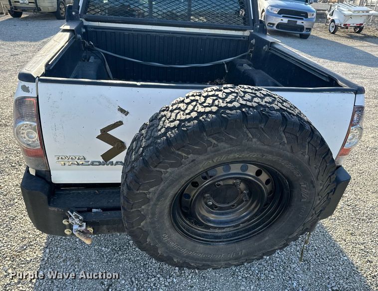 image for item EH6556 2013 Toyota Tacoma Double Cab pickup truck