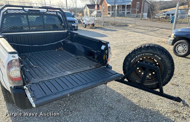 image for item EH6556 2013 Toyota Tacoma Double Cab pickup truck