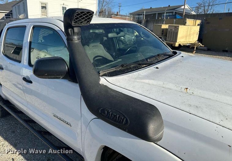 image for item EH6556 2013 Toyota Tacoma Double Cab pickup truck