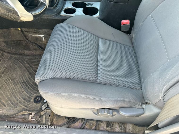 image for item EH6556 2013 Toyota Tacoma Double Cab pickup truck