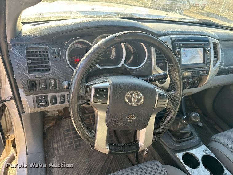 image for item EH6556 2013 Toyota Tacoma Double Cab pickup truck