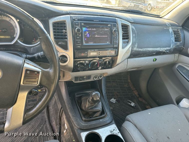 image for item EH6556 2013 Toyota Tacoma Double Cab pickup truck