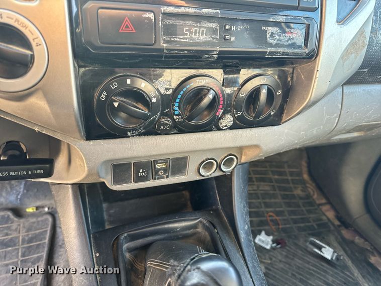 image for item EH6556 2013 Toyota Tacoma Double Cab pickup truck