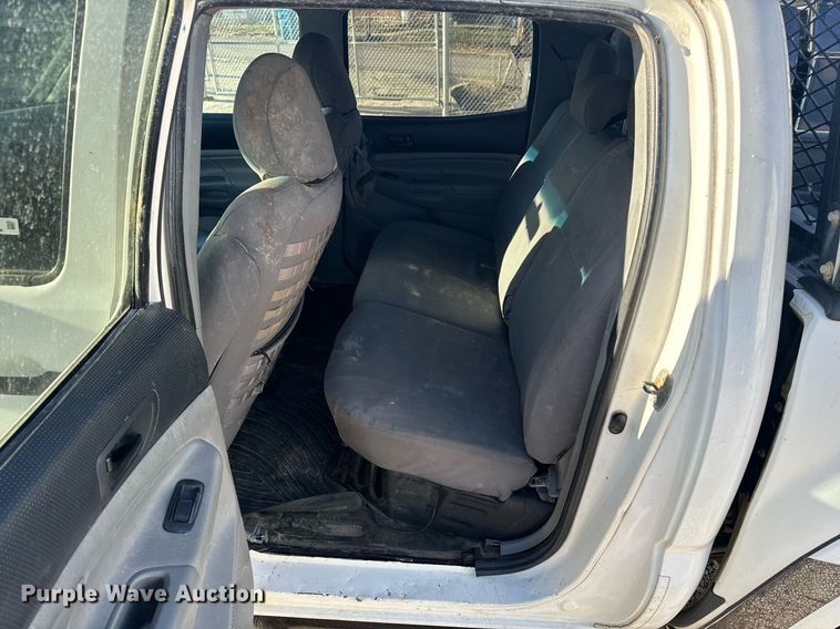 image for item EH6556 2013 Toyota Tacoma Double Cab pickup truck