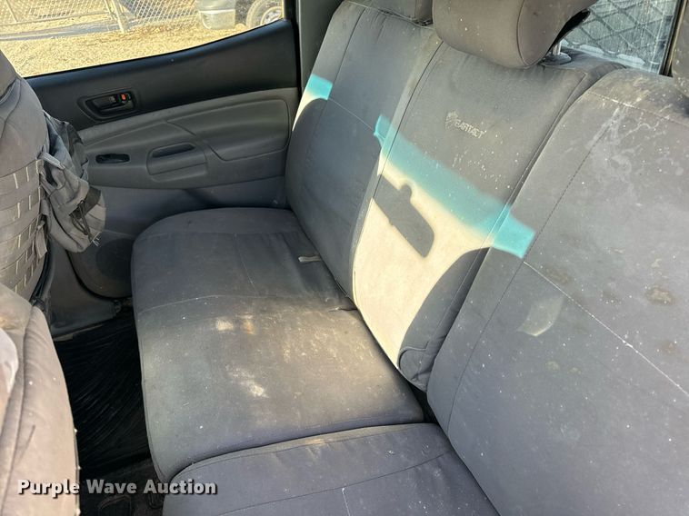 image for item EH6556 2013 Toyota Tacoma Double Cab pickup truck