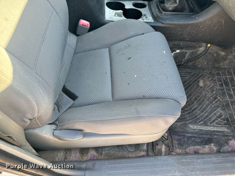 image for item EH6556 2013 Toyota Tacoma Double Cab pickup truck