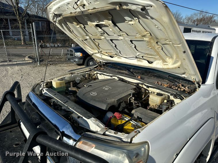 image for item EH6556 2013 Toyota Tacoma Double Cab pickup truck