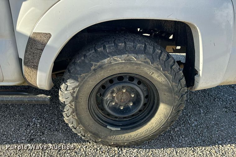 image for item EH6556 2013 Toyota Tacoma Double Cab pickup truck