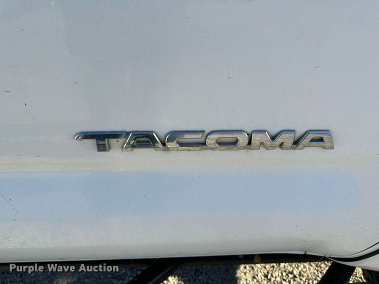 image for item EH6556 2013 Toyota Tacoma Double Cab pickup truck