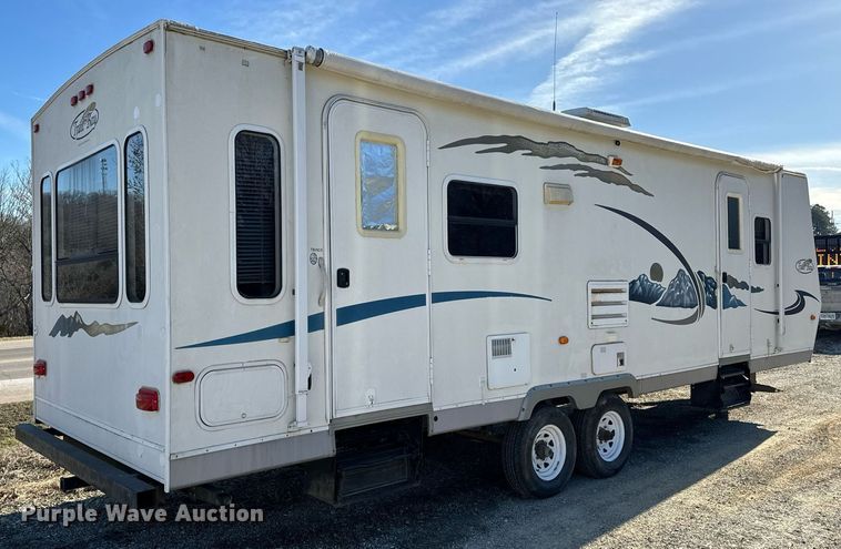 image for item EH6558 2005 R-Vision Trail-Bay TB29DS camper