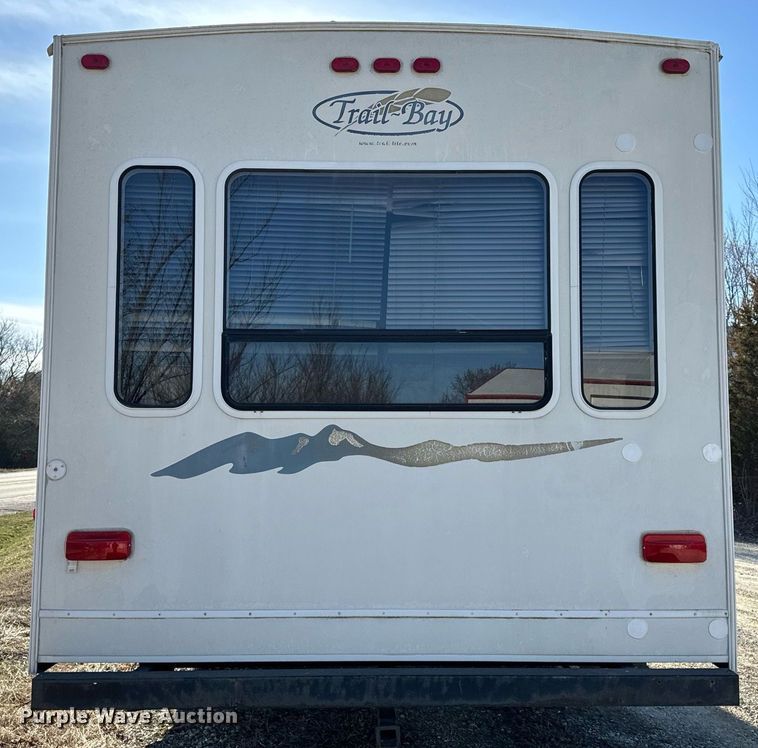 image for item EH6558 2005 R-Vision Trail-Bay TB29DS camper