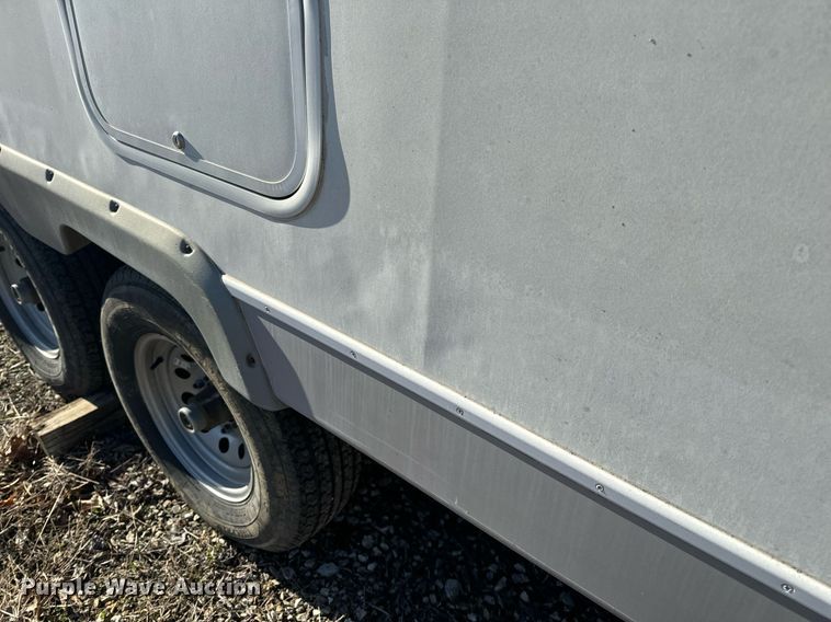 image for item EH6558 2005 R-Vision Trail-Bay TB29DS camper