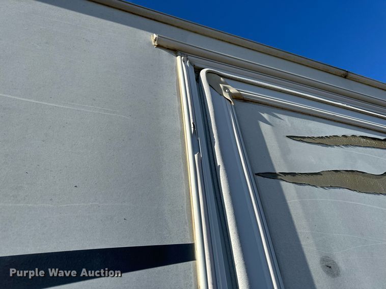 image for item EH6558 2005 R-Vision Trail-Bay TB29DS camper