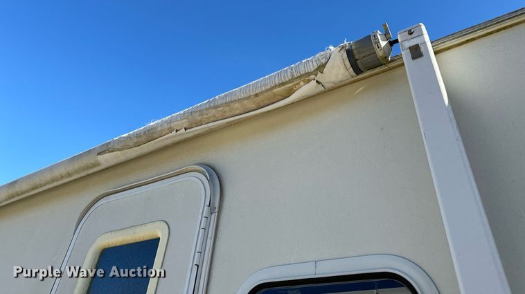 image for item EH6558 2005 R-Vision Trail-Bay TB29DS camper