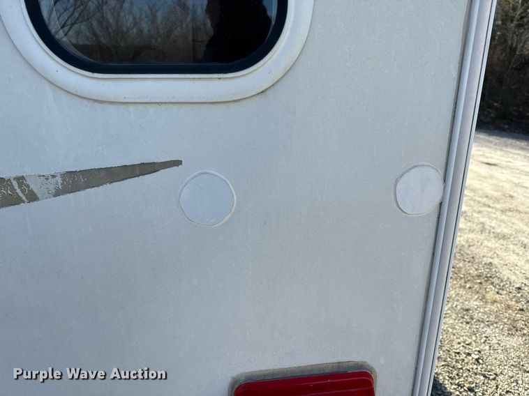 image for item EH6558 2005 R-Vision Trail-Bay TB29DS camper