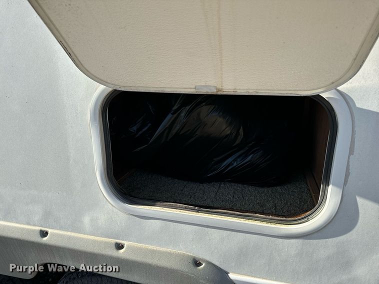 image for item EH6558 2005 R-Vision Trail-Bay TB29DS camper