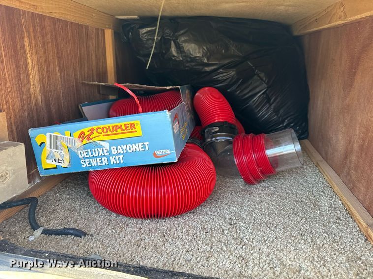 image for item EH6558 2005 R-Vision Trail-Bay TB29DS camper