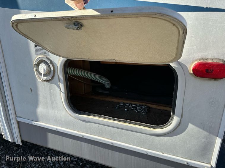 image for item EH6558 2005 R-Vision Trail-Bay TB29DS camper