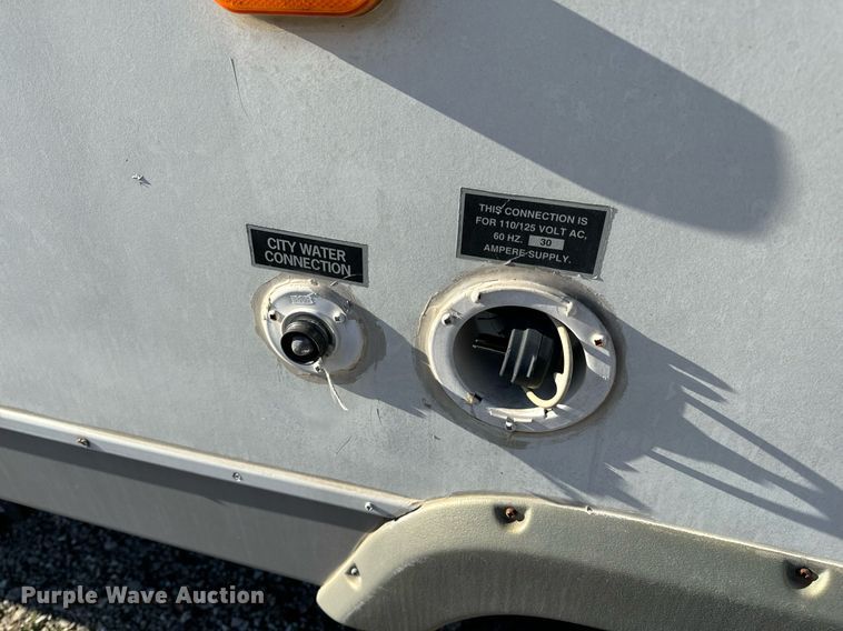 image for item EH6558 2005 R-Vision Trail-Bay TB29DS camper