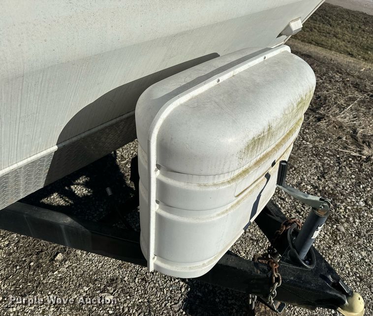 image for item EH6558 2005 R-Vision Trail-Bay TB29DS camper