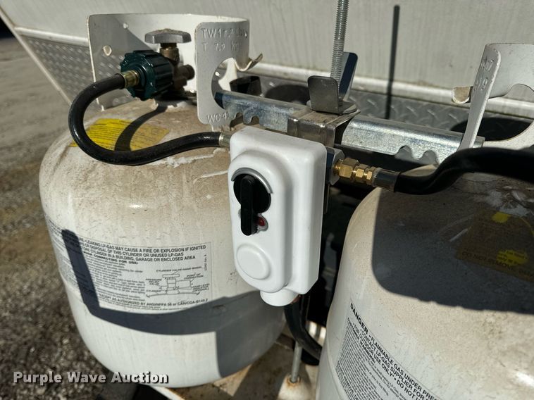 image for item EH6558 2005 R-Vision Trail-Bay TB29DS camper