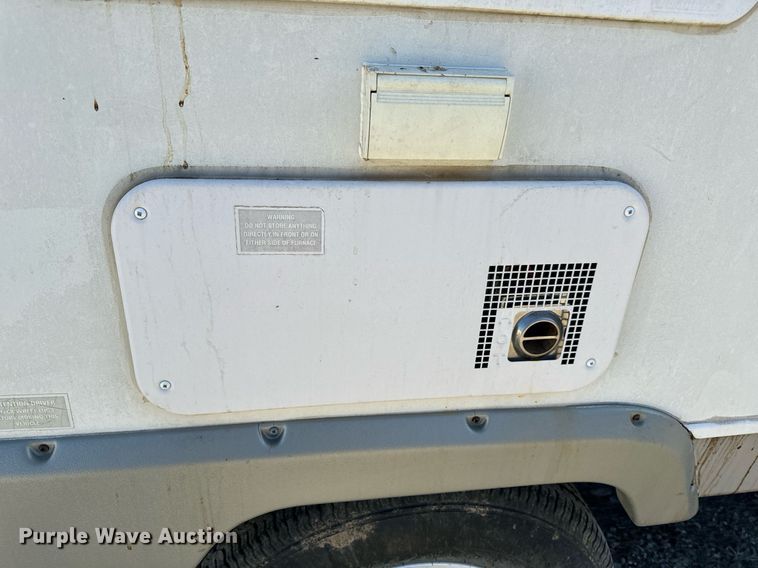 image for item EH6558 2005 R-Vision Trail-Bay TB29DS camper