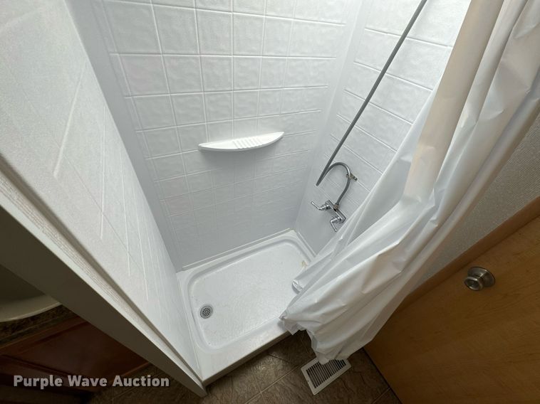 image for item EH6558 2005 R-Vision Trail-Bay TB29DS camper