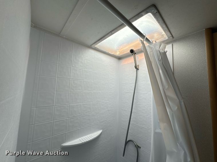 image for item EH6558 2005 R-Vision Trail-Bay TB29DS camper