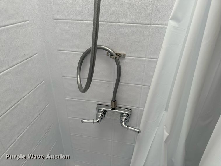 image for item EH6558 2005 R-Vision Trail-Bay TB29DS camper