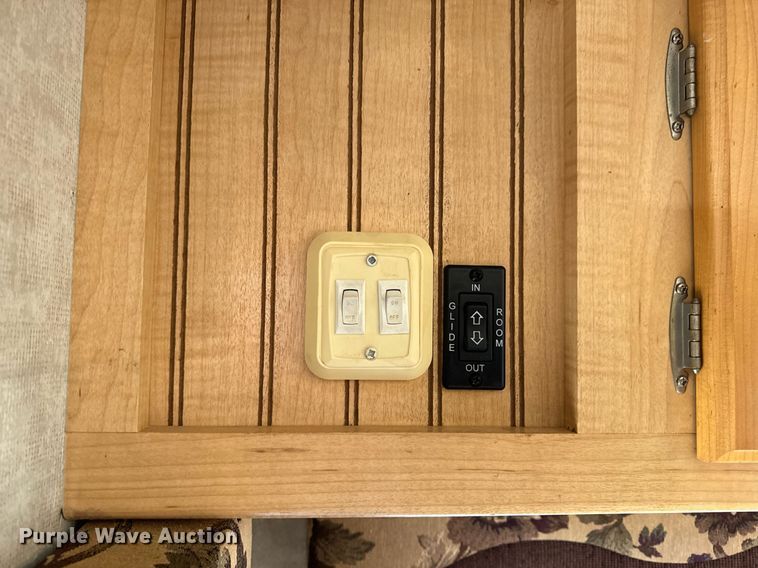 image for item EH6558 2005 R-Vision Trail-Bay TB29DS camper