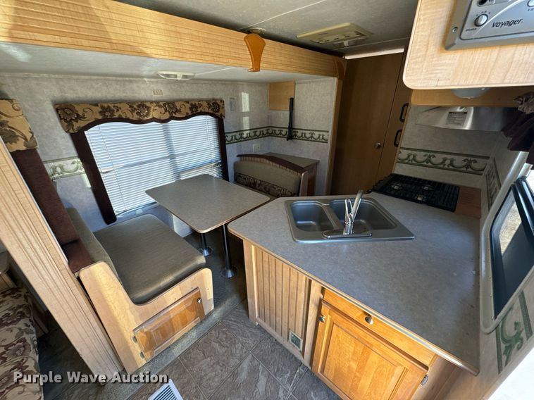 image for item EH6558 2005 R-Vision Trail-Bay TB29DS camper