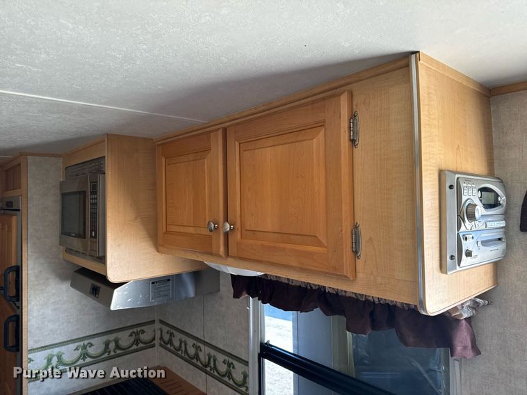 image for item EH6558 2005 R-Vision Trail-Bay TB29DS camper