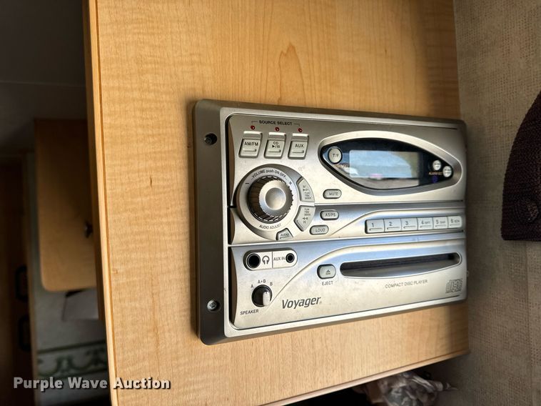 image for item EH6558 2005 R-Vision Trail-Bay TB29DS camper