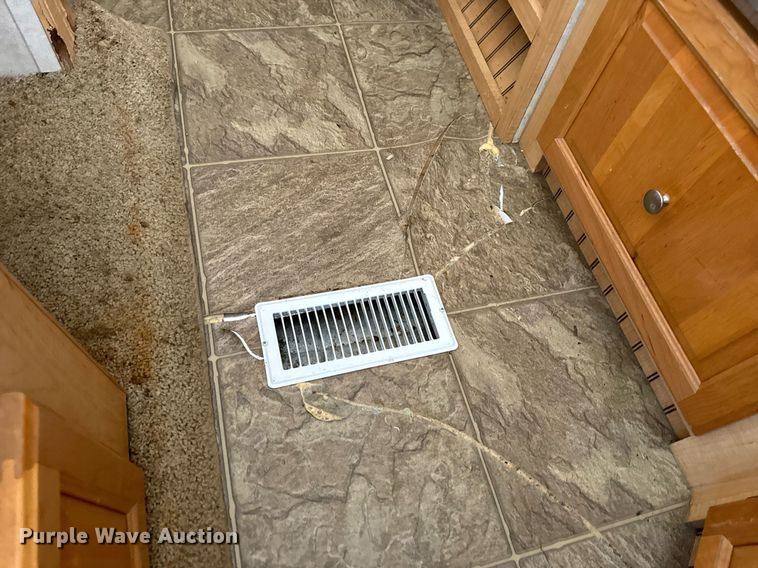 image for item EH6558 2005 R-Vision Trail-Bay TB29DS camper