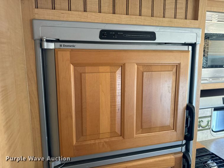 image for item EH6558 2005 R-Vision Trail-Bay TB29DS camper