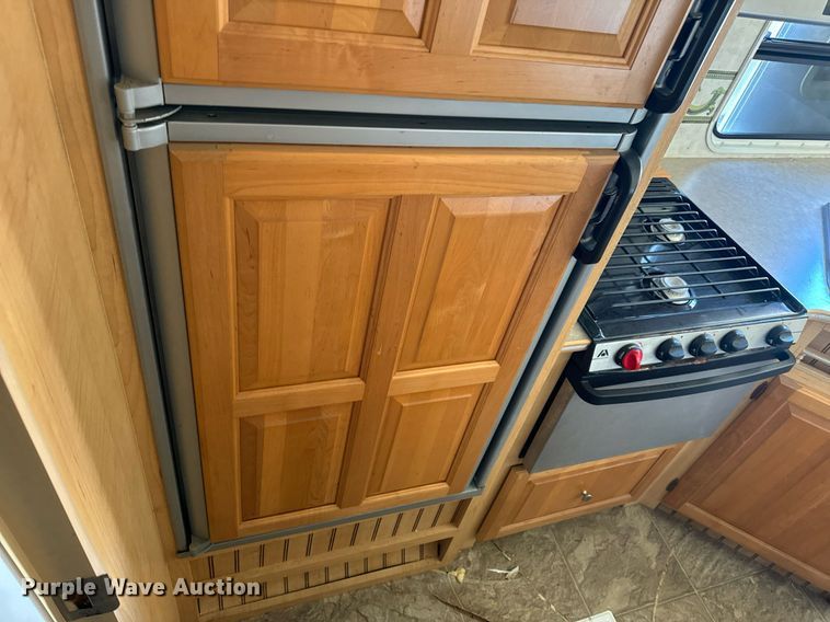 image for item EH6558 2005 R-Vision Trail-Bay TB29DS camper