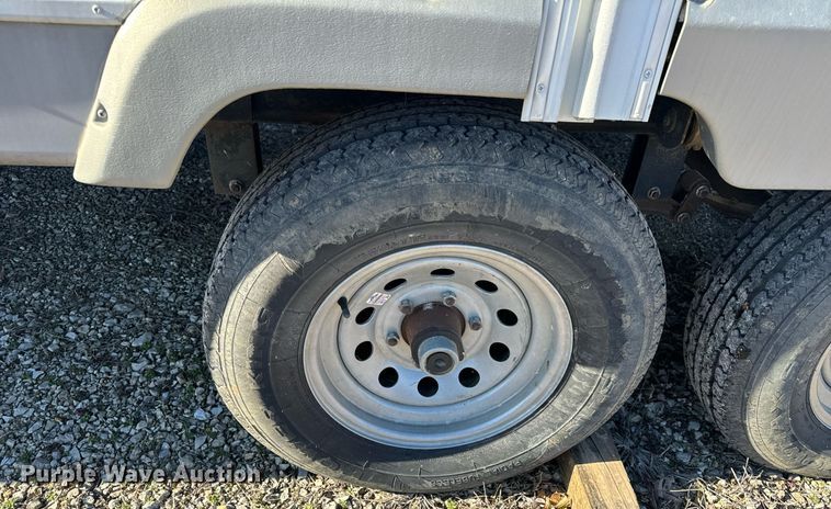 image for item EH6558 2005 R-Vision Trail-Bay TB29DS camper