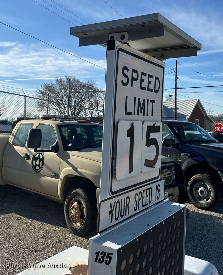 image for item EH6560 2010 K&K System radar trailer