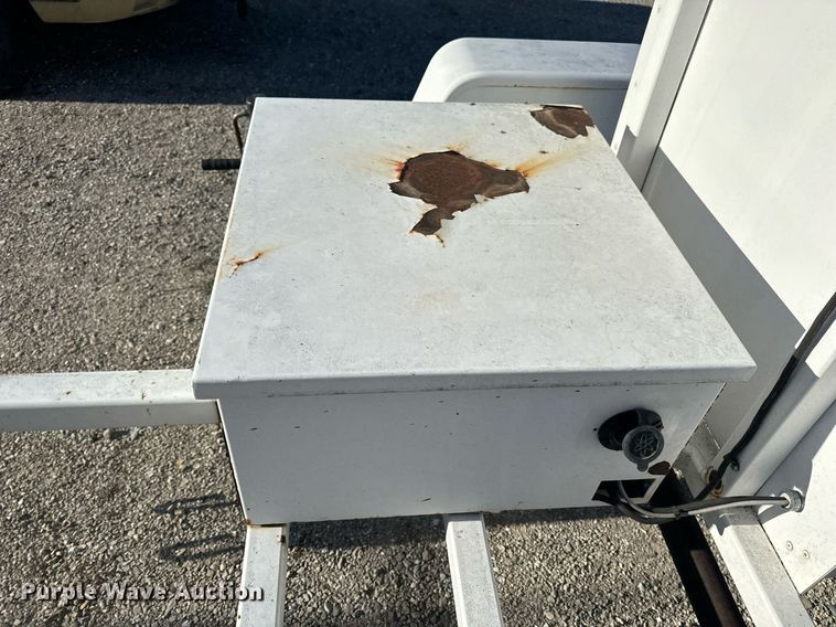 image for item EH6560 2010 K&K System radar trailer