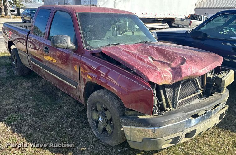 image for item EH6563 2004 Chevrolet Silverado 1500 Ext. Cab pickup truck